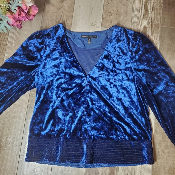 WHBM Crushed Velvet V-Neck Women's Blouse Size Medium Twilight Blue EUC - Picture 9 of 16